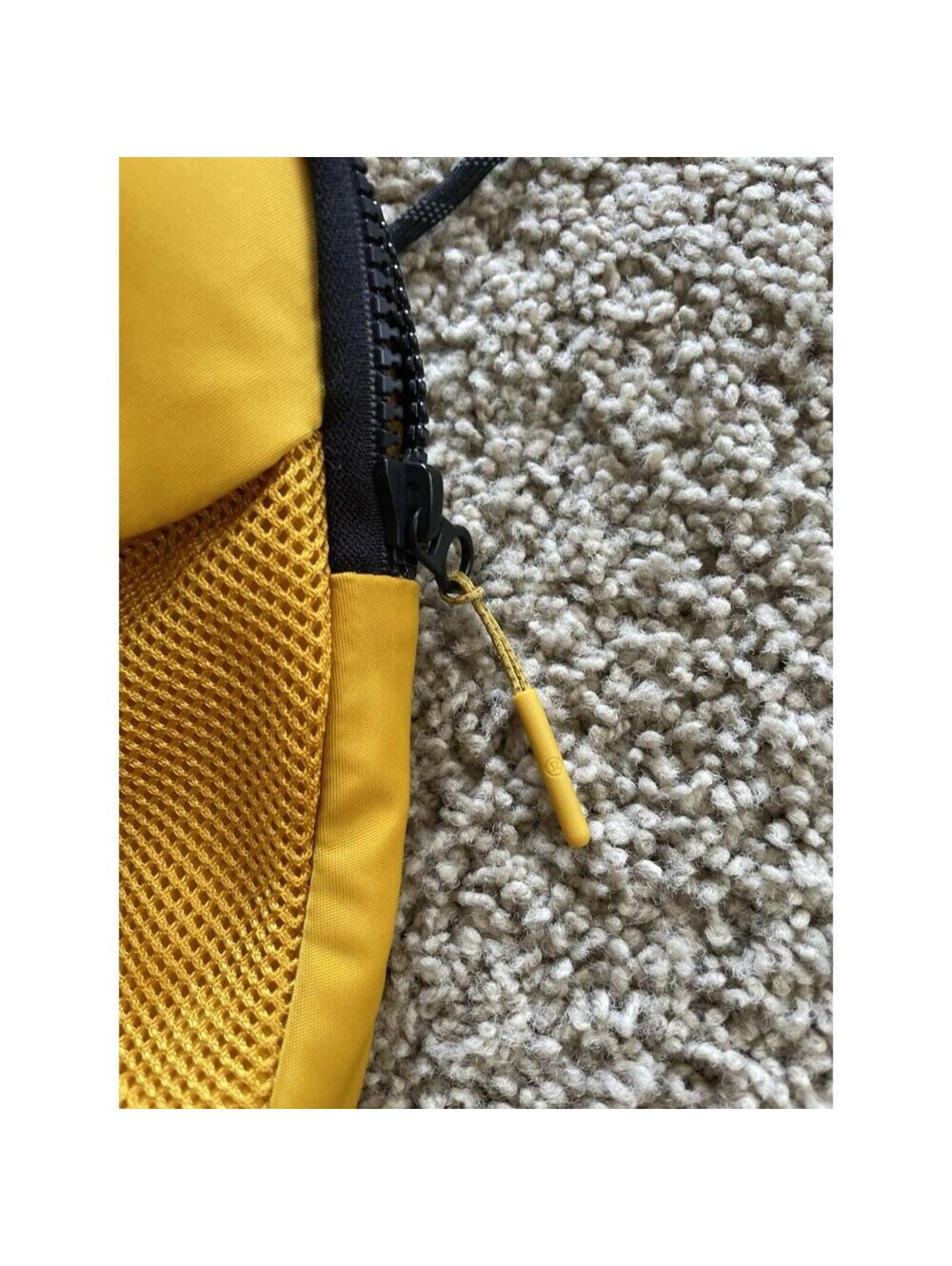 Lululemon Take It On Crossbody Pouch Honey Lemon Messenger Bag Purse Fanny Pack - Picture 8 of 13